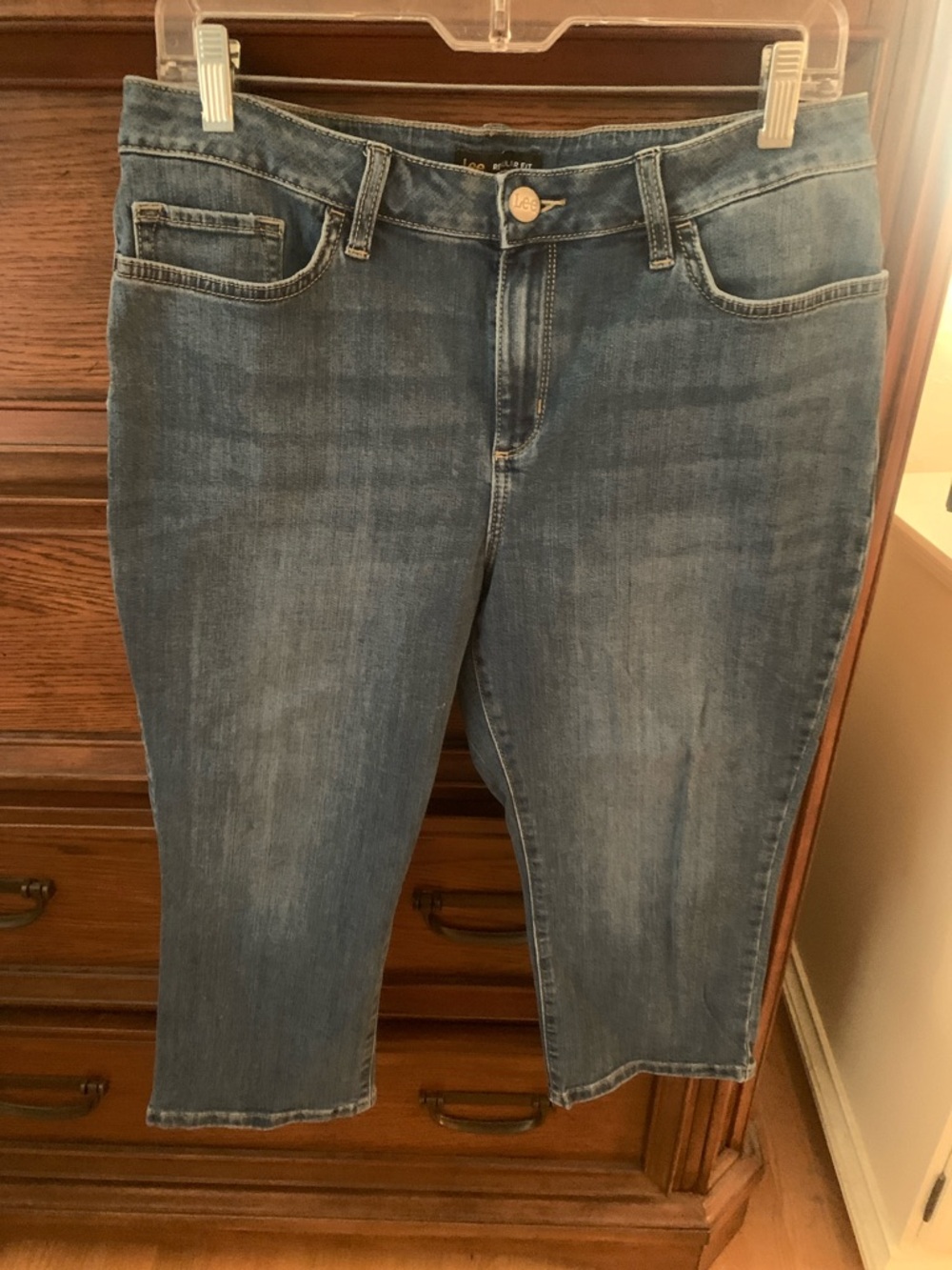 Lee Women’s Petite Denim Capri Pants Mid Blue Wash